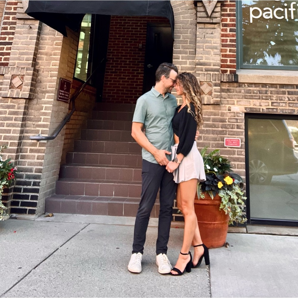 Abercrombie & Fitch Black Cropped Twist-Front Blouse XXS